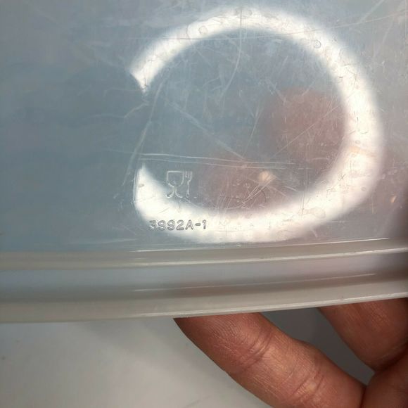 Tupperware Blue FridgeSmart Medium Vent Container - Picture 7 of 8